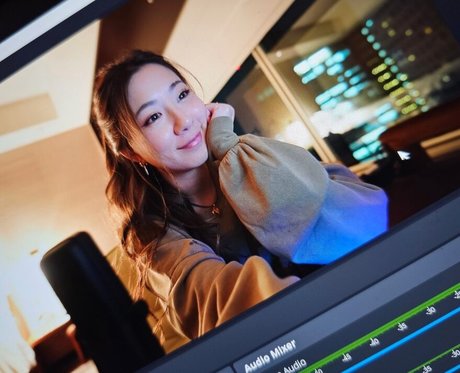 Fuslie sexe star du porno galeries