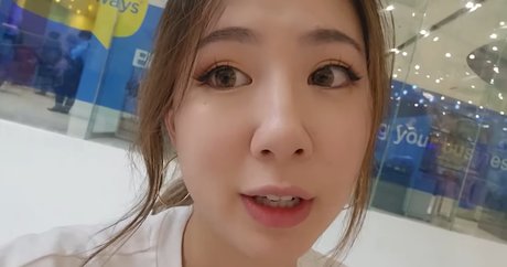 Fuslie modèle sexy images