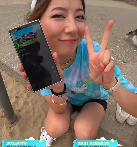 Fuslie star pornographique photo