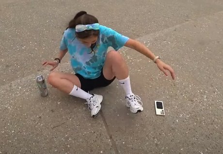 Fuslie actrice artistique collection