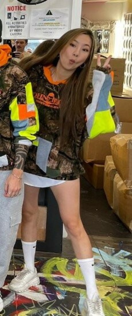 Fuslie actrice de nus galerie