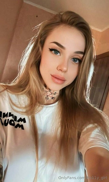 ho11y girl actrice sexy galeries