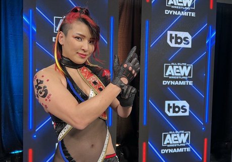 Hikaru Shida modèle adulte collection