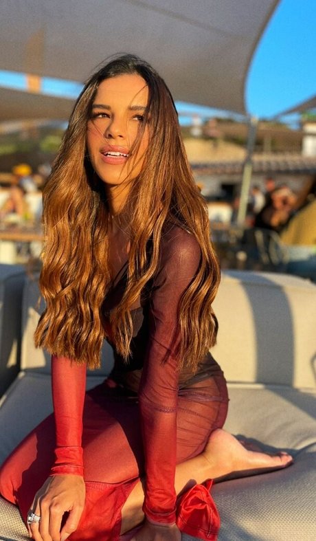 Mariana Rios jolie actrice des photos