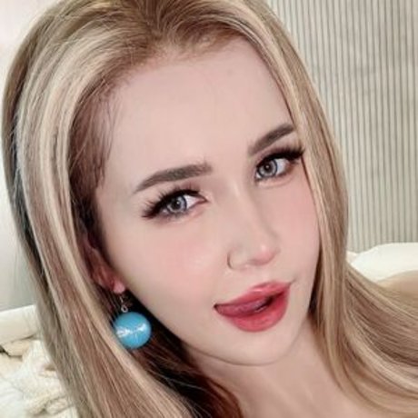 chaton potelé uniquementfans qualité supérieure photo