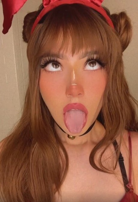 Oxillery modèle xxx photo