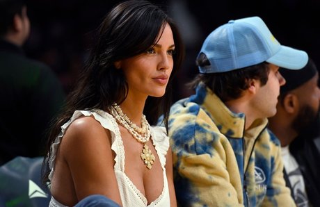 entraînement en salle de sport uniquement pour les fans assez érotique photos