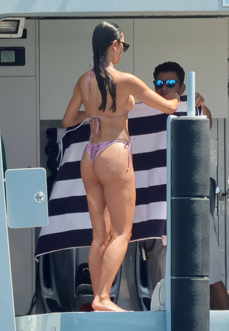 épouse infidèle onlyfans pornographique érotique image