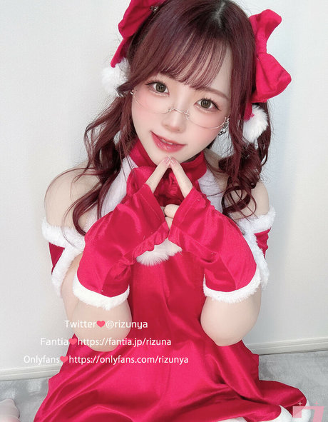 Rizunya modèle artistique galeries