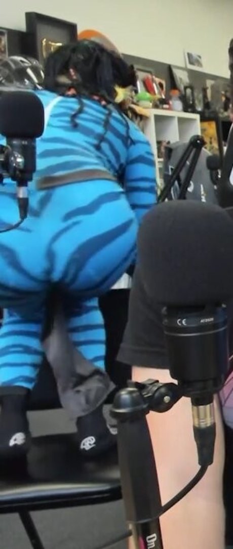 Elyse Willems belle étoile image