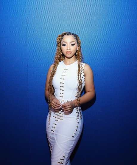 Chloe Bailey mannequin archive