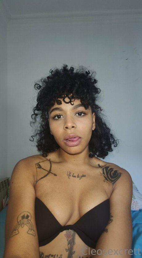 actrice onlyfans nus érotiques photo