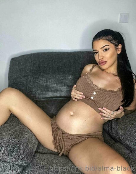 almablack étoile nue galerie