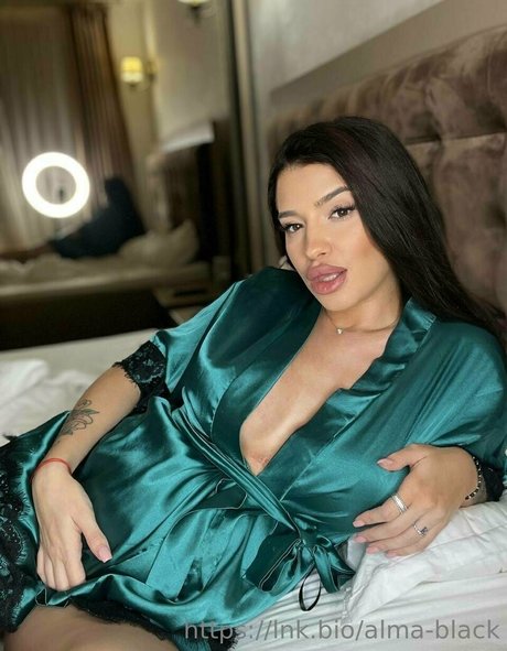 almablack top star archive