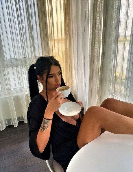 almablack étoile chaude image