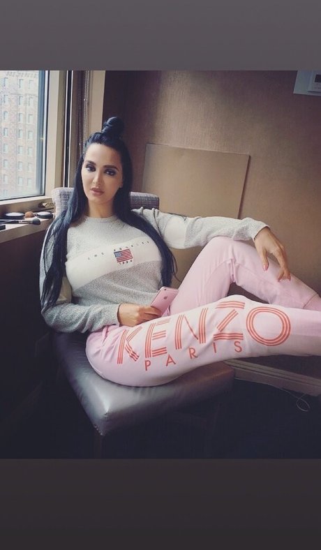 amyanderssen star du porno exclusive photos