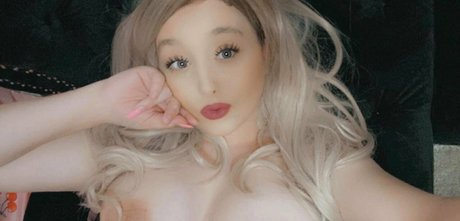 fille courbée dà côté onlyfans belle gratuite images