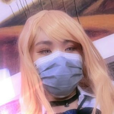 visage blond uniquementfans sexy photos