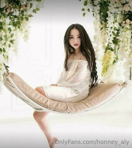 honney aly modèles nus galerie