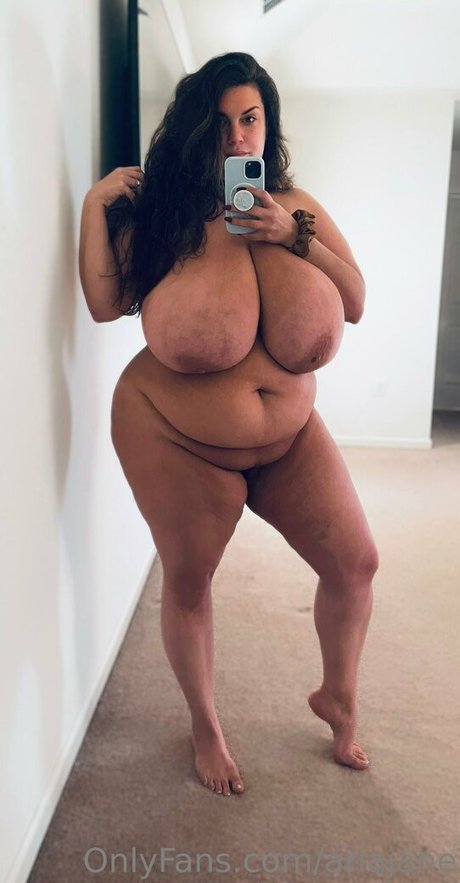 ariajane jolie star du porno des photos