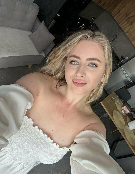 emily lyy star du porno gratuit collection