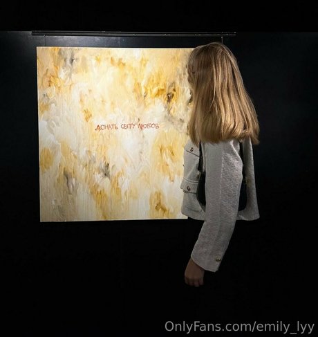 emily lyy jolie étoile image