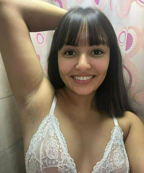 épouse infidèle onlyfans haut de gamme des photos