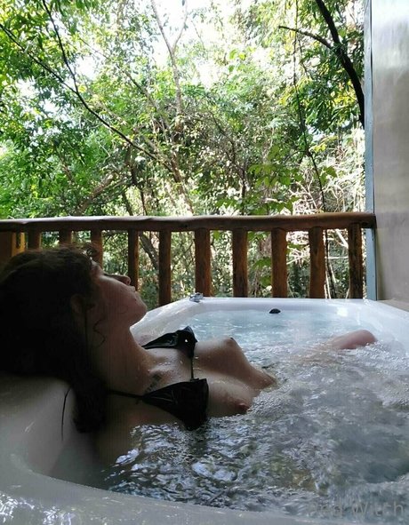 red witchh modèle exclusif img