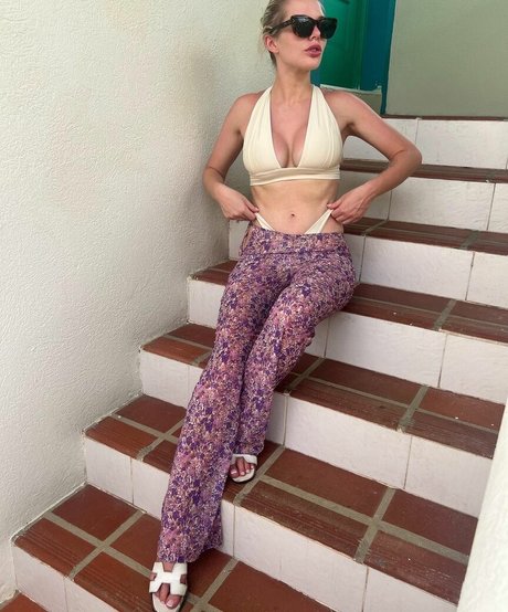 Helen Flanagan haut modèle img