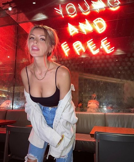 ashleyschultz star érotique image