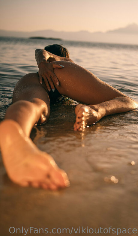 Vikioutofspace star du porno exclusive photos