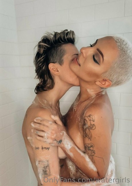 watergirls modèle érotique collection