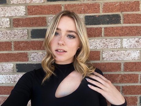 Audra Miller modèle adulte galeries