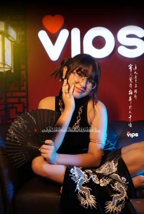 Bibi Vitona modèle magnifique des photos