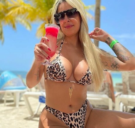 Joyce Gumiero modèle porno photo