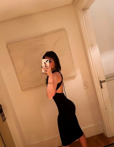 chaton courbé onlyfans haut hd archive