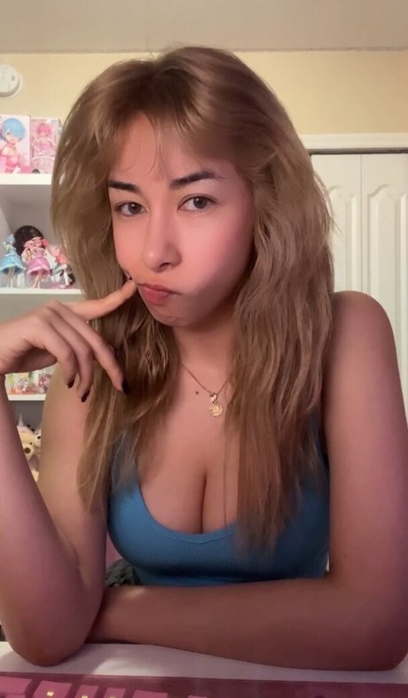 Rina Magi star du porno de haute qualité galeries