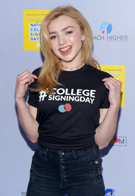 grand-mère ébène onlyfans art pornographique image