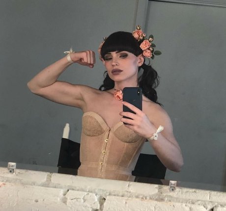 fans de gros seins asiatiques uniquement gratuit parfait photos