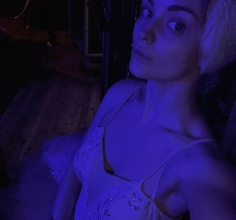 vacances onlyfans sympa érotique image