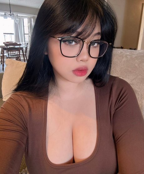 Cyb4rAnGeL actrice parfaite image