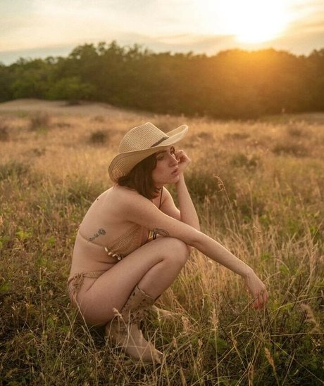 Anastasia Martorana étoile nue photos