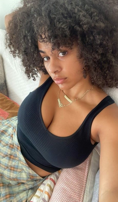 Raina Morris modèle meilleur collection