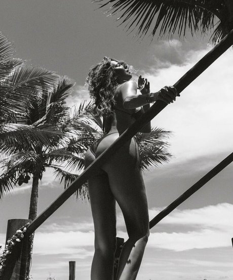 tricherie onlyfans belle érotique image