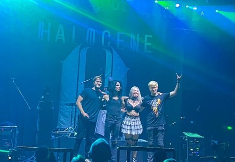 pom-pom girl asiatique onlyfans jolie adulte photos