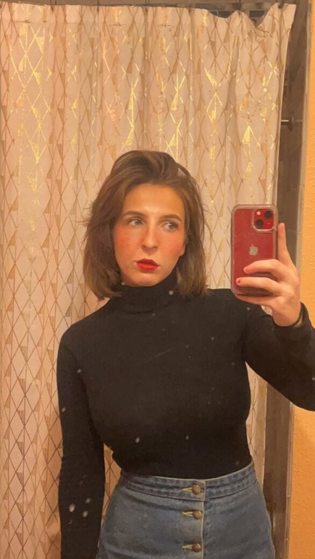 reine de pique onlyfans haut sexy img