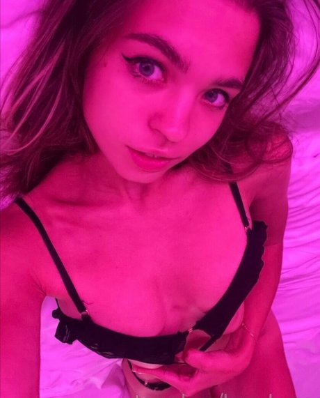 Valeria 1erochka modèle pornographique galerie