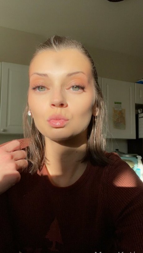 morekatie étoile nue collection