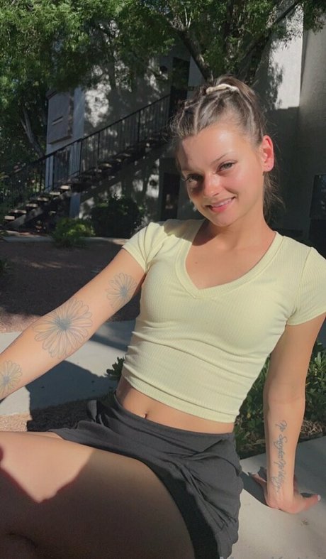 morekatie actrice nue image