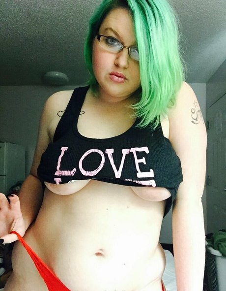 blonde gorge profonde onlyfans nu de haute qualité des photos